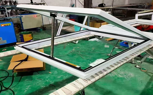 某地下车库出入口定西排烟窗配置工程