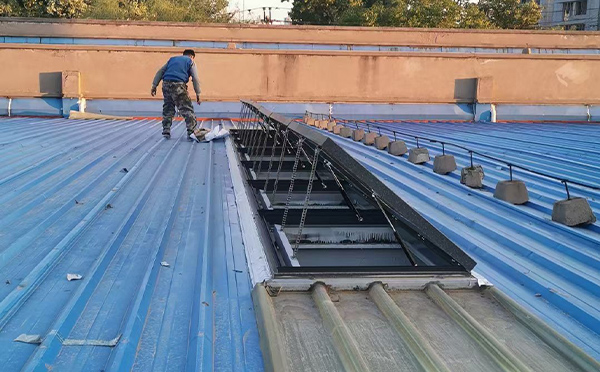 某区域性物流仓储中心定西排烟窗系统安装项目